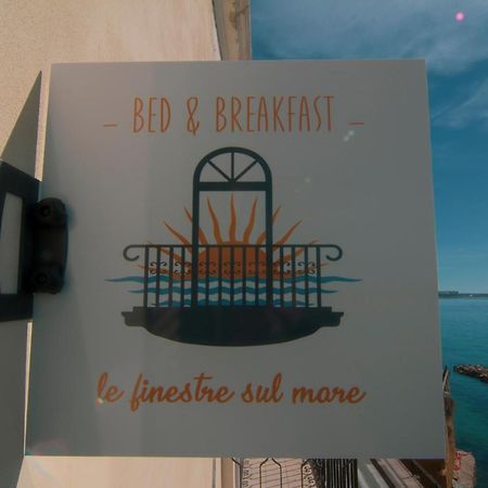 B&B Le Finestre Sul Mare Tarento Exterior foto