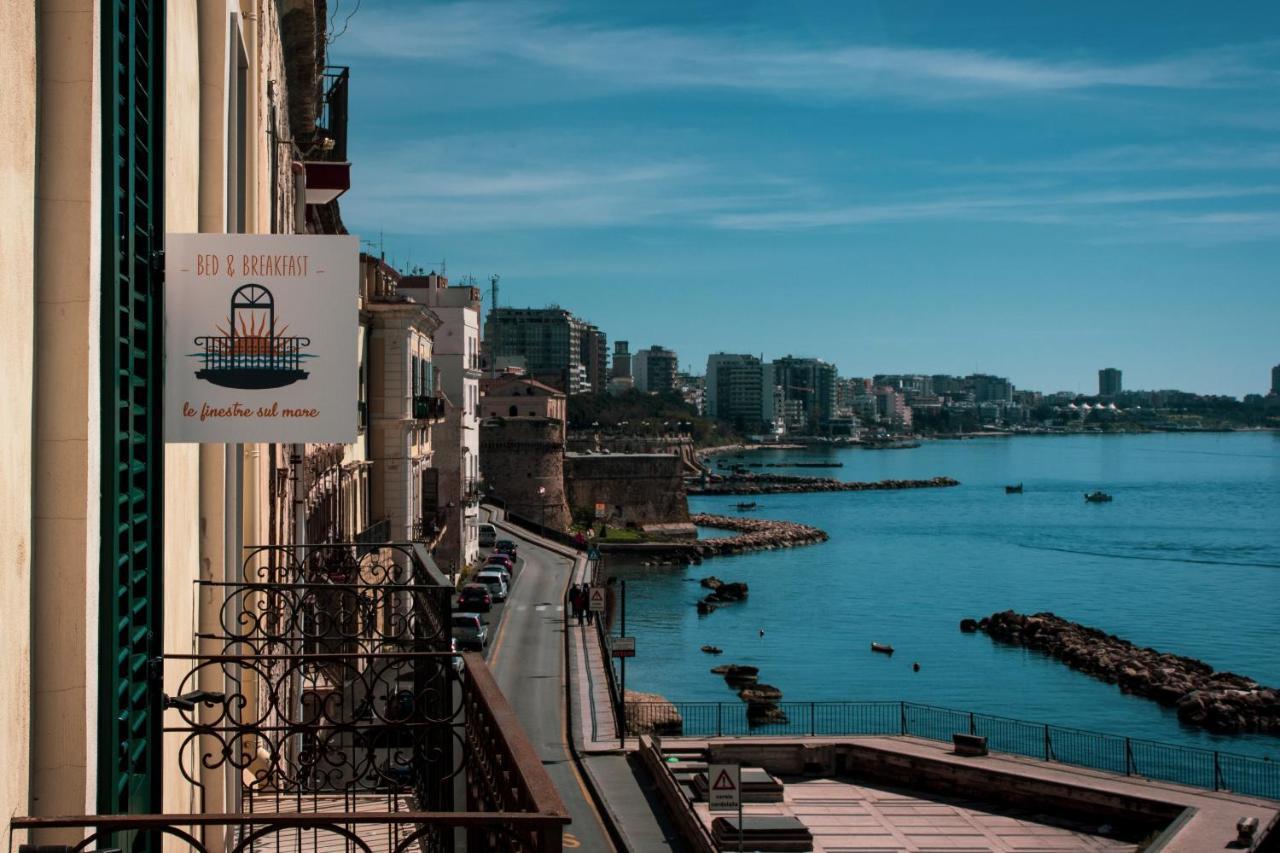 B&B Le Finestre Sul Mare Tarento Exterior foto