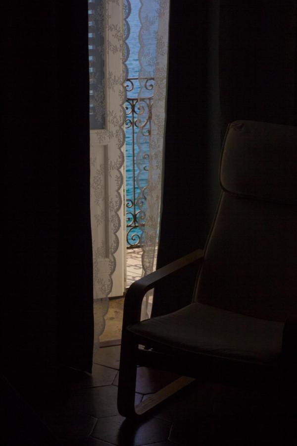 B&B Le Finestre Sul Mare Tarento Exterior foto